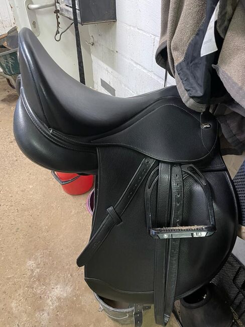 Letek Smooth S-Line 17 Zoll, Letek Smooth S-Line, Sabine, Dressage Saddle, Hann. Münden, Image 2