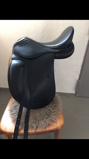 Letek Tekna Dressursattel Schwarz 17” Neuwertig, Letek Tekna (Tochterfirma von Ikonic), Andrea M., Dressage Saddle, Höxter