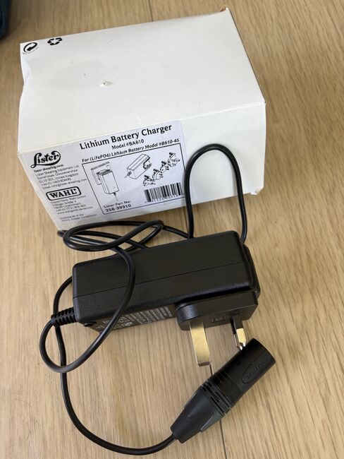 Lister clippers and cleaning equipment, Lister, Niamh Hosie, Grooming Brushes & Equipment, Aberdeen, Image 4