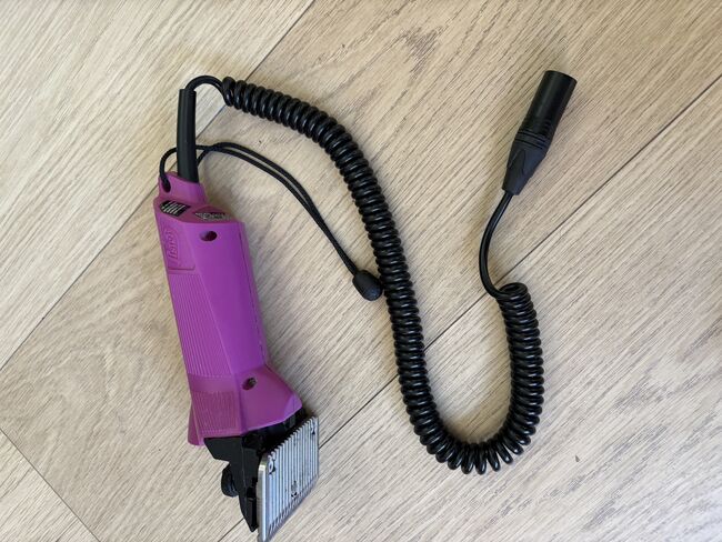 Lister clippers and cleaning equipment, Lister, Niamh Hosie, Grooming Brushes & Equipment, Aberdeen, Image 2