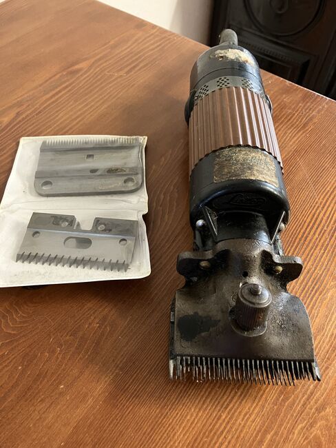 Lister clippers with set of new blades, Lister, Paul Mitchell, Care Products, St Clement, Image 3