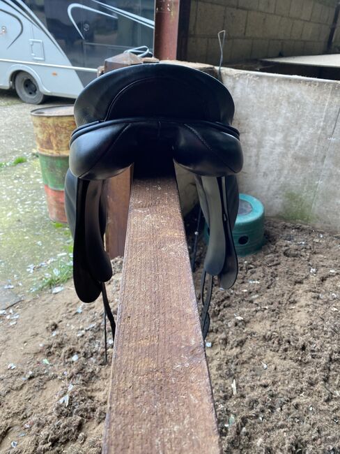 Lovely Black Albion 17.5” M Dressage Saddle, Albion SL, Bryony Crowther , Dressage Saddle, Tadley, Image 4