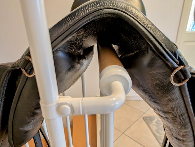 Ludomar Geminis flexible Sattel, schwarz, 18er Sitzfläche, Ludomar Geminis flexible, Katja Johst, Dressage Saddle, Bargteheide , Image 3