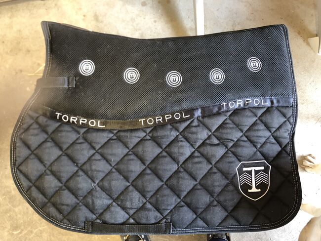 Magnetfeld Schabracke, Torpol, Deborah, Dressage Pads, Luzern