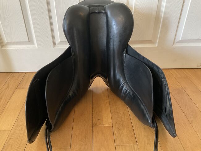 Massimo 18” Dressage Saddle, Massimo  Dressur ll, Laura Travers, Siodła ujeżdżeniowe, Leighton Buzzard, Image 4