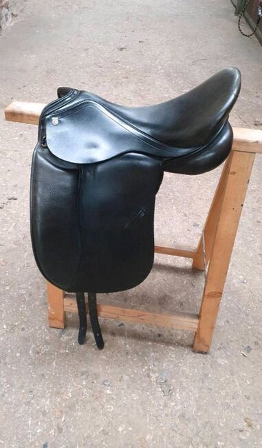 MASSIMO – Dressur I – Kaltblutsattel – Sitz 18 – KW 34, Massimo Dressur 1, Kirsten , Dressage Saddle, Gladbeck 