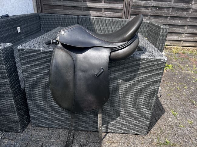 Massimo Dressur II SATTEL 18 Zoll FK, Massimo Dressur II, Anne Matthias, Dressage Saddle, Leverkusen 