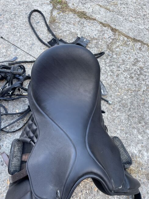 Massimo Saddle-up Dressur 18,5 Zoll, Massimo Saddle up , Katharina , Dressage Saddle, Aachen , Image 4