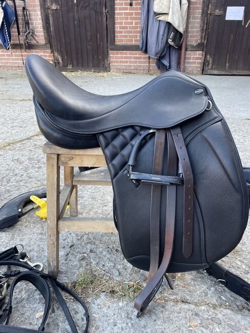 Massimo Saddle-up Dressur 18,5 Zoll, Massimo Saddle up , Katharina , Dressursattel, Aachen , Abbildung 2