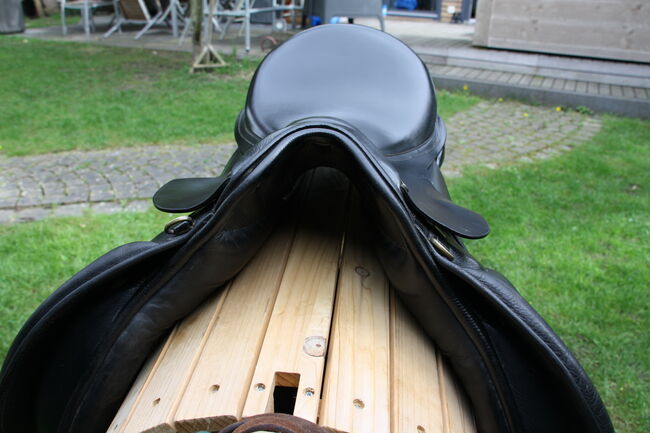 Massimo Sattel 17,5 Zoll - 38 Kammerweite, Massimo, Jasmin Heuer, Dressage Saddle,  Hanau, Image 4