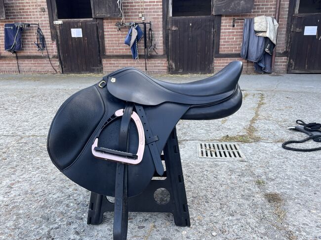 Massimo Springsattel 18,5, Massimo, Katharina , Jumping Saddle, Aachen , Image 3