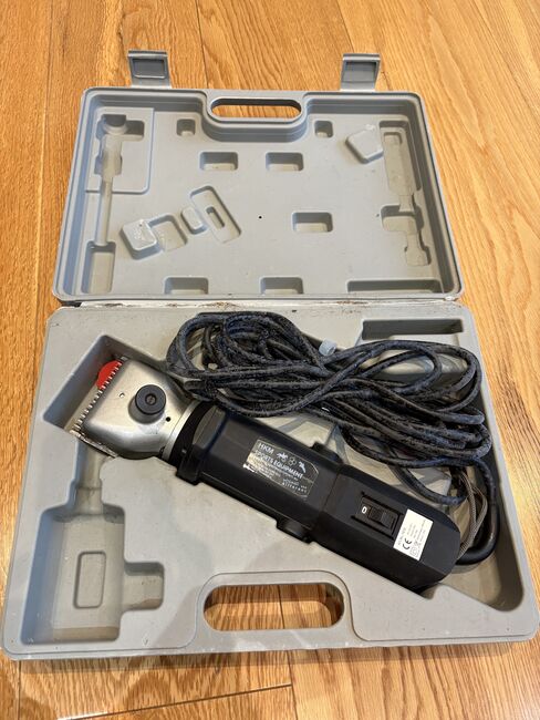 HKM Horse Body Clipper with Case, HKM Sports Equipment, Stepan, Czyszczenie konia