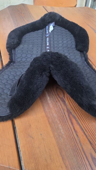 Mattes Sattelkissen schwarz, Mattes Sattelkissen mit Lammfell , Luisa , Other Pads, Sinzheim 