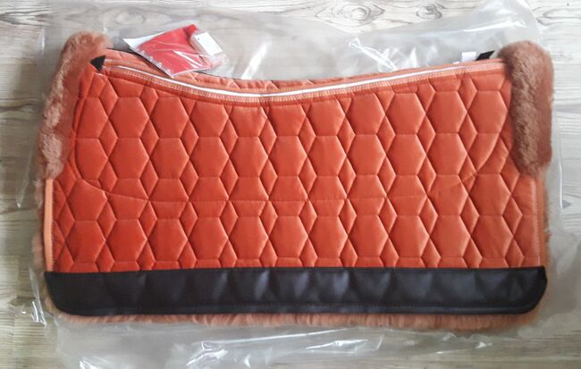 Mattes Lammfell Westernpad 85x47cm Wanderreiten XXL zimt braun, e.a. Mattes lammfelle Westerntrailpad XXL 85x47cm, Reitartikelbörse (Reitartikelbörse - Onlineshop für Wanderreiter), Saddle Accessories, Grevenbroich