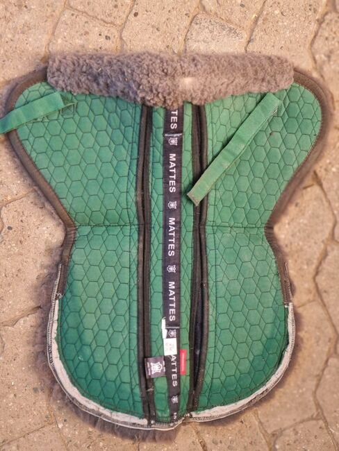 Mattes Correction Lammfell pad gr. M DR, Mattes Lammfellpad DR Correction, Katharina, Saddle Accessories, Nonnweiler