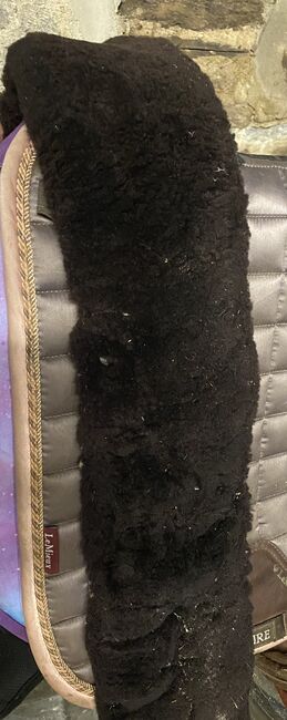 Mattes brown sheepskin girth cover, Mattes Girth sleeve, Rebecca  Taylor, Girths & Cinches, Plymouth, Image 4
