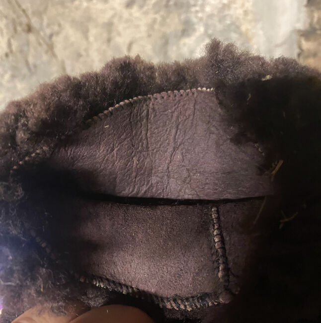 Mattes brown sheepskin girth cover, Mattes Girth sleeve, Rebecca  Taylor, Girths & Cinches, Plymouth, Image 2