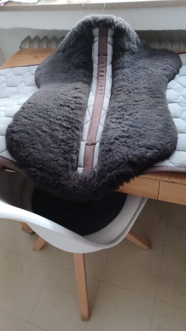 Mattes Dressur Lammfell Schabracke Gr. L braun, Mattes, Conny , Schabracken, Neuss, Abbildung 2