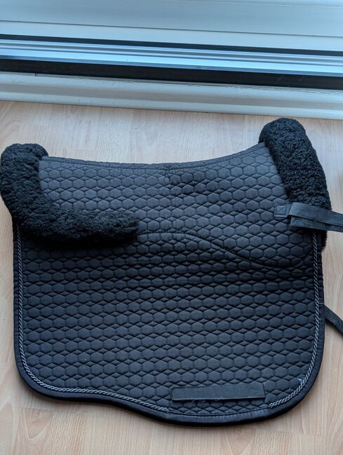 Mattes Dressur Schabracke Gr. L schwarz, Conny , Schabracken, Neuss