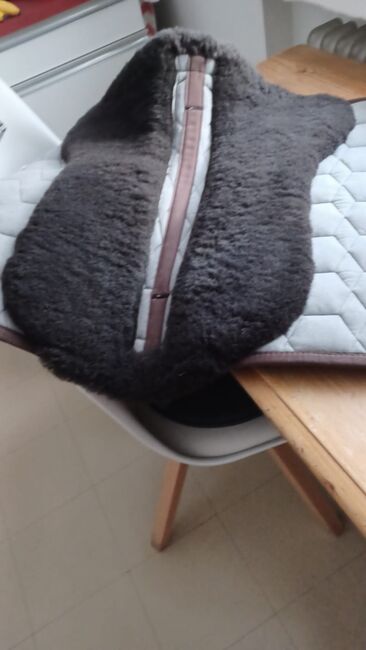 Mattes Dressur Lammfell Schabracke Gr. L braun, Mattes, Conny , Dressage Pads, Neuss, Image 4