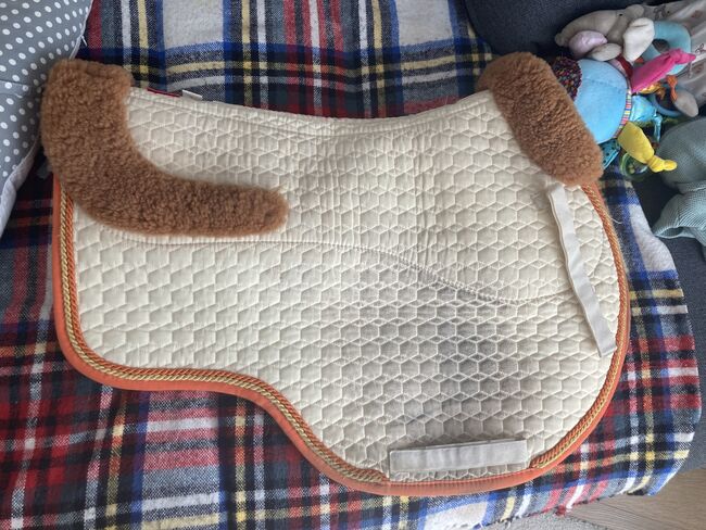 Mattes Lammfellschabracke L, Mattes Mattes Lammfell Schabracke Größe L, Sarah, Dressage Pads, Ingelheim am Rhein