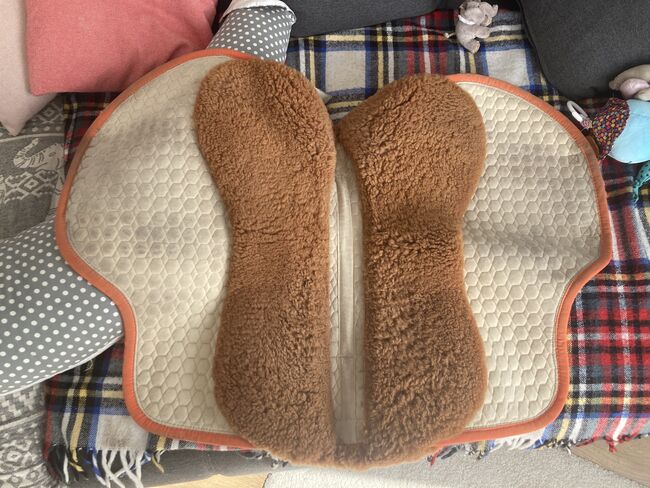 Mattes Lammfellschabracke L, Mattes Mattes Lammfell Schabracke Größe L, Sarah, Dressage Pads, Ingelheim am Rhein, Image 4