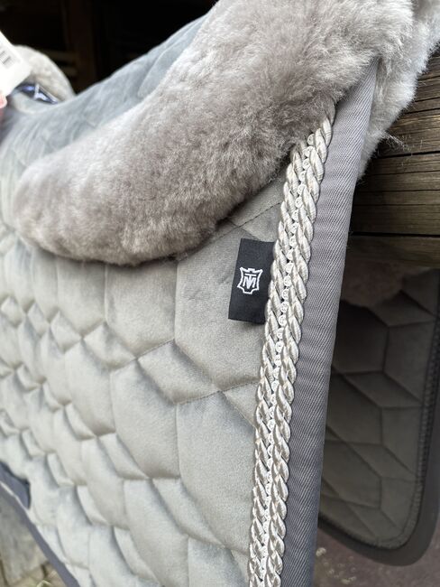 Mattes Lammfellschabracke Samt Grau VS Gr. L *NEU*, Mattes Schabracke, Alena , Dressage Pads, Bruckmühl, Image 5