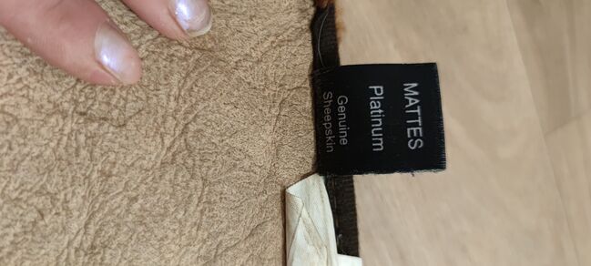 Mattes Lammfell Platinum mit Hornausschnitt, Mattes Platinum, Joice, Sattelzubehör, Groß Molzahn, Abbildung 3