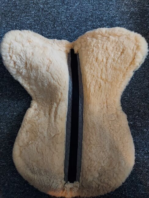 Mattes Lammfell Sattelpad DR L, Mattes Mattes Sattelpad Lammfell Correction System, Gina, Andere Pads, Tielen, Abbildung 2