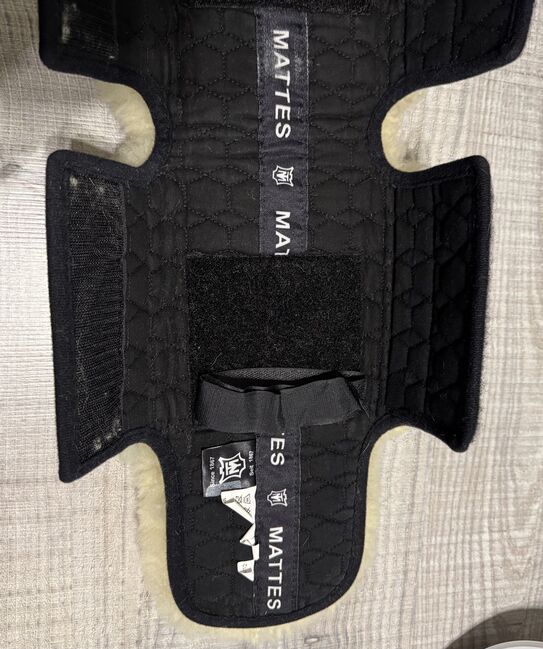 Mattes Lammfell Gurtschoner DR, Mattes, Maike, Saddle Accessories, Titz, Image 4