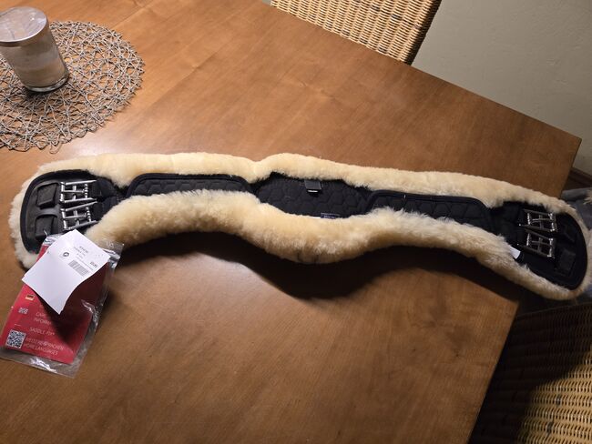 Mattes Sattelgurt Lammfell neu mit Etikett, Mattes Lammfell Kurzgurt , Melanie , Sattelgurte, Kirchhaslach 