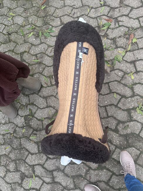 MATTES Sattelkissen mit Lammfell, Mattes, Claudia Moertter, Other Pads, Krefeld, Image 5