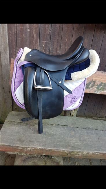 Max Benz Monoblatt Dressursattel 17", Max Benz, Katrin, Dressage Saddle, Wunsiedel