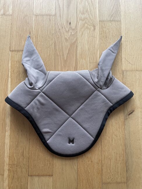 Maximilian Equestrian Fliegenhaube Crew in Taupe, Maximilian Equestrian Crew Fliegenhaube, Nadine Piechowski, Ochrona koni przed owadami , Berlin