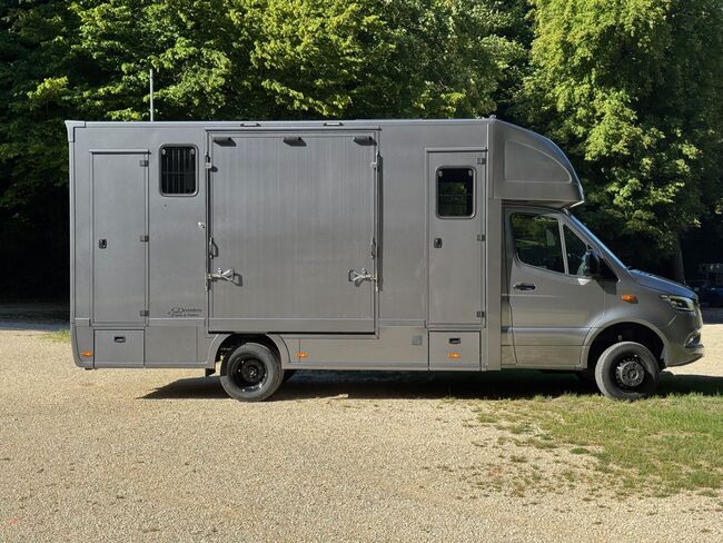 Mercedes-Benz 519 Pferdetransporter Unikat!!Allrad 4x4 Selbstfahrer, Dickenherr Dickenherr 4x4 Allrad, Gerhard Strobel (Dickenherr Trucks und Trailers), Horse Trailers, Baden-Württemberg - Unterschneidheim, Image 4