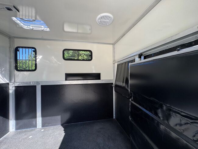 Mercedes-Benz 519 Pferdetransporter Unikat!!Allrad 4x4 Selbstfahrer, Dickenherr Dickenherr 4x4 Allrad, Gerhard Strobel (Dickenherr Trucks und Trailers), Horse Trailers, Baden-Württemberg - Unterschneidheim, Image 18