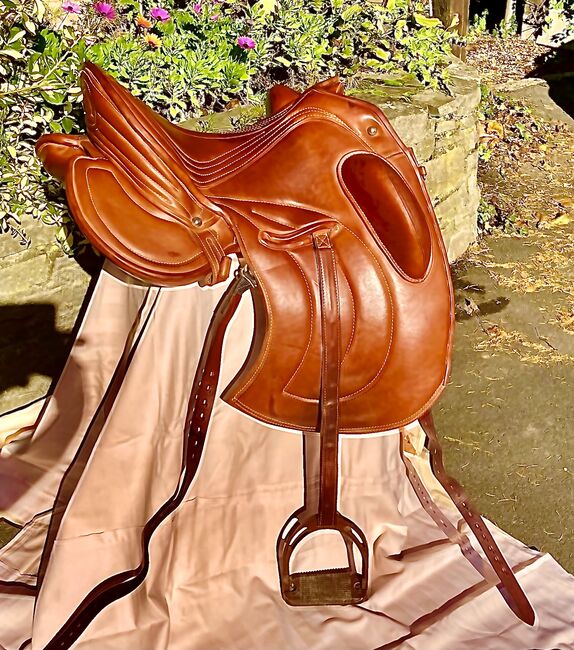 Mercedes Signum Barocksattel, Mercedes Signum  Barrocksattel , Roswitha Strieth, Baroque Saddle, Rüdesheim 