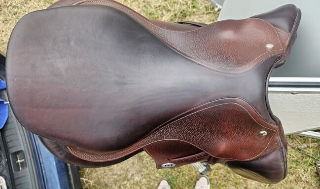 Meyer Sellerie Springsattel (ähnlich CWD und Amerigo, Meyer Sellerie , Isabell Muskopf , Springsattel, Wiesbaden, Abbildung 5