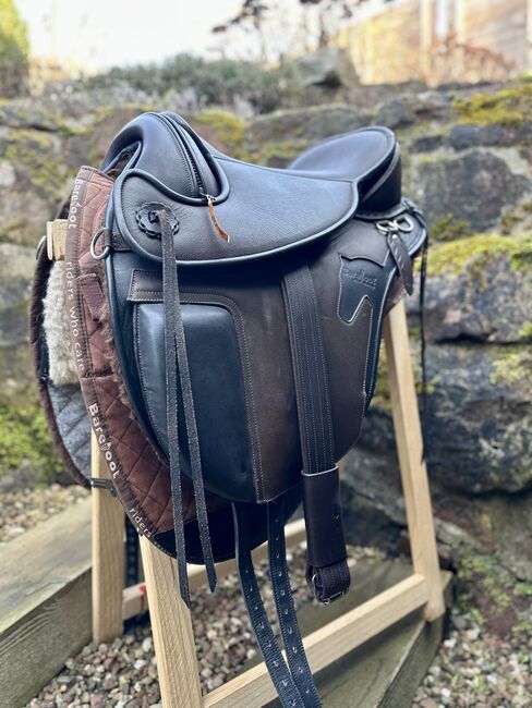 Neuwertiger Barefoot Cherokee Sattel Gr2  mit viel Zubehör, Barefoot Cherokee Sattel Cherokee Sattel Gr.2, MM, Treeless Saddle, Schaafheim