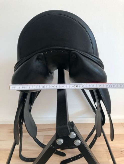 Neuwertiger Cobra Dressursattel 17,5', Cobra, Saskia Nowottny , Dressage Saddle, Poppenhausen , Image 6