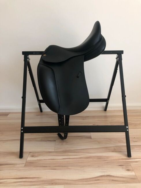 Neuwertiger Cobra Dressursattel 17,5', Cobra, Saskia Nowottny , Dressage Saddle, Poppenhausen 