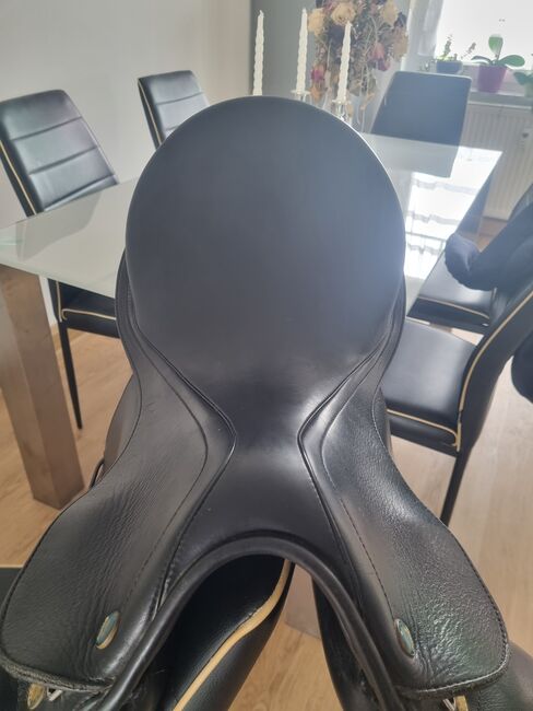 Neuwertiger Prestige Modena 17“(17,5) Dressursattel mit doubliertem Leder, Prestige  Modena, Saskia Nowottny , Dressage Saddle, Poppenhausen , Image 3
