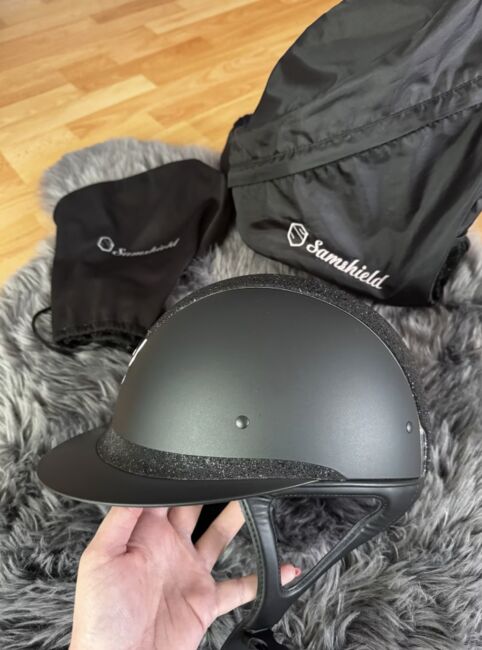 Miss Shield Samshield Reithelm, Samshield Miss Shield, Sabrina, Reithelme, Marktredwitz, Abbildung 3