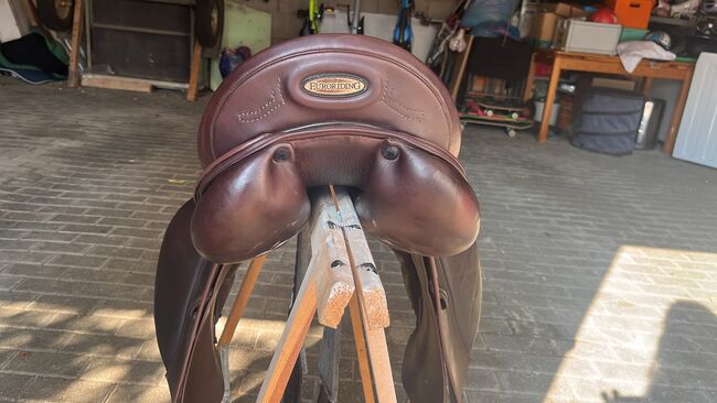 Dunkel brauner Euroriding Dressursattel, Guter Dressur Sattel mit verstellbaren Pauschen, Dominique Lüscher, Dressage Saddle, Mendig, Image 4