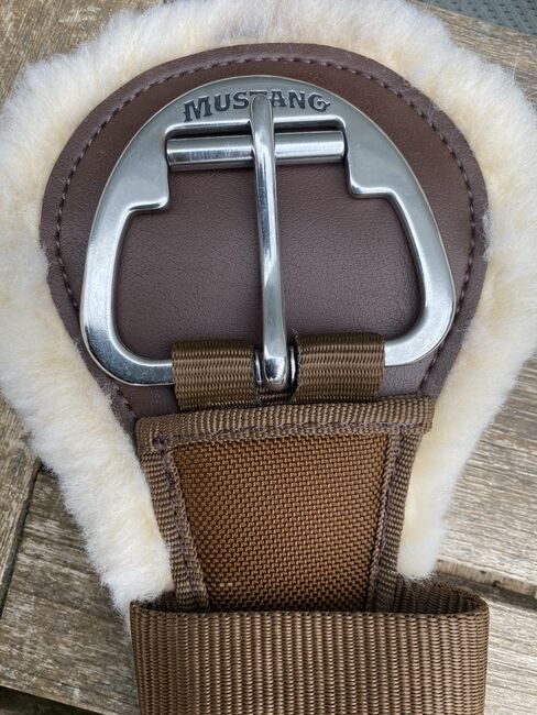 Neuwertiger Mustang Contoured Fleece Gurt, Mustang, Nadine, Girths & Cinches, Maulburg , Image 5
