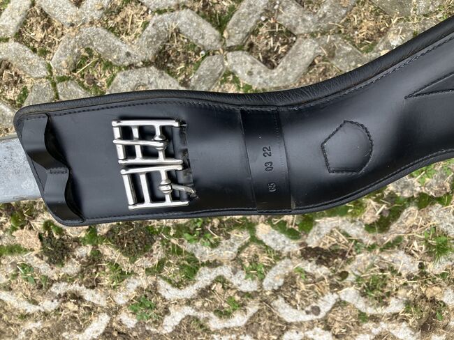 Verkaufe neuwertigen anatomischen Dressurgurt 65 cm, schwarz, Prestige, Elisabeth Wimmer, Popręgi, Salzburg, Image 4