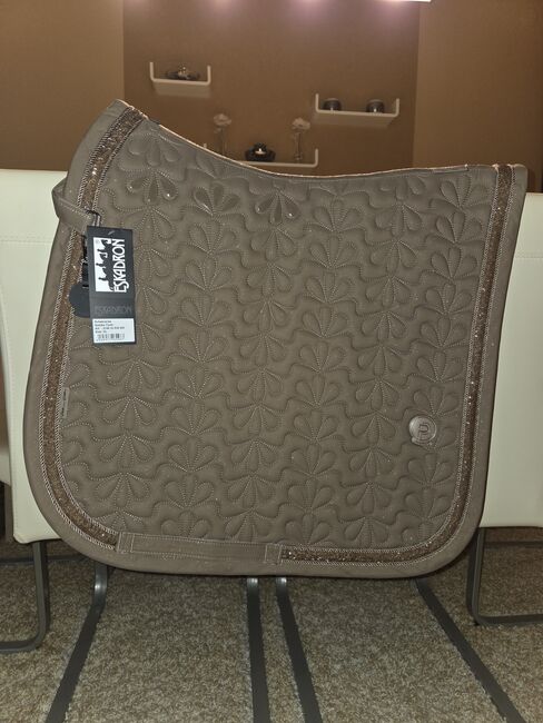 Nagelneue Eskadron Smoky Taupe Sparkle Jewel WB DL Schabracke, Eskadron  Smoky Taupe Sparkle Jewel, Dana, Schabracken, Alsdorf 