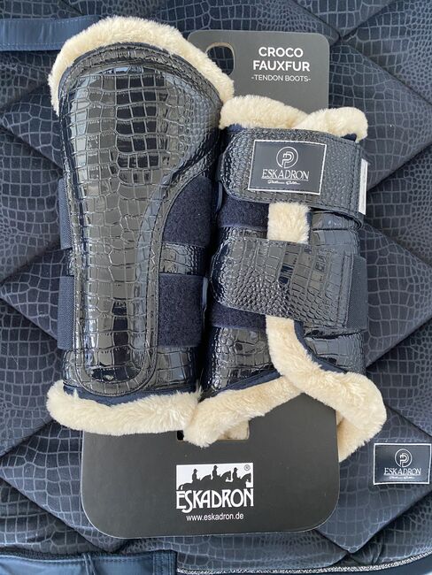 NEUE Eskadron Platinum Croco Gamaschen Navy M, Eskadron Platinum Croco 2023, Teresa, Tendon Boots, Ibbenbüren 