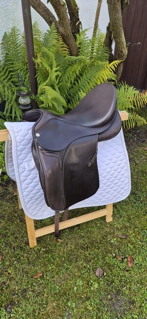 Neuwertig!  Sommer Somero Sattel DS Classic mocca/braun 17,5 Zoll, Sommer Somero DS, Dani, Dressursattel, Schöngeising