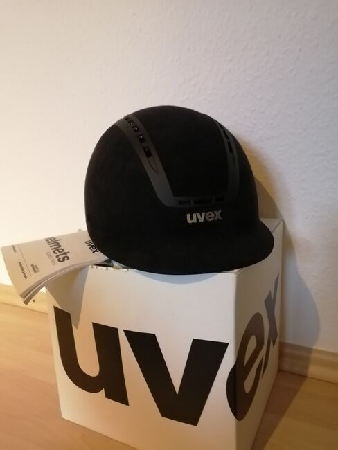 Neuwertiger Uvex Reithelm, Uvex Uvex suxxeed velours , Jana, Reithelme